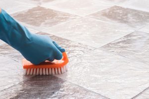 ¿Cómo limpiar un suelo porcelánico?